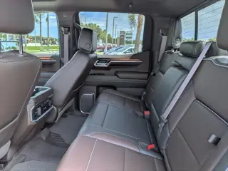 GMC Sierra 1500 2024 4x2 Denali 4p Cabina de tripulacion con 5.8 pies de caja