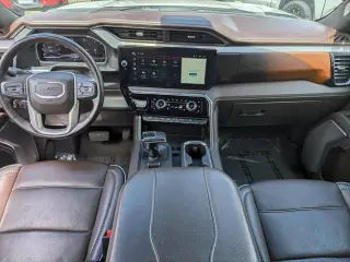 GMC Sierra 1500 2024 4x2 Denali 4p Cabina de tripulacion con 5.8 pies de caja