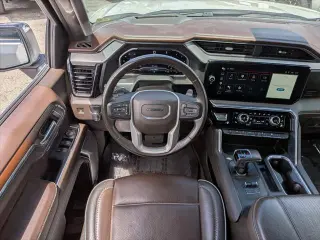 GMC Sierra 1500 2024 4x2 Denali 4p Cabina de tripulacion con 5.8 pies de caja