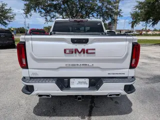 GMC Sierra 1500 2024 4x2 Denali 4p Cabina de tripulacion con 5.8 pies de caja