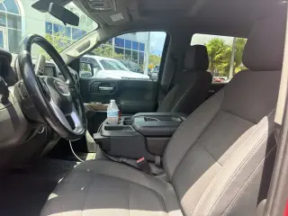 GMC Sierra 1500 2019 4x2 SLE 4p Puerta Cuadrada de Tripulación 5.8 ft. CB
