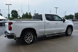 Chevrolet Silverado 1500 2021 4x4 LT 4dr Cabina Doble 6.6 ft. SB con 1LT