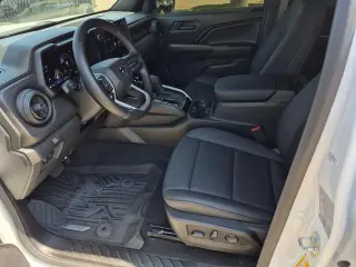 Chevrolet Colorado 2026 4x4 Trail Boss 4p. Cabina de Tripulacion de 5 pies ST