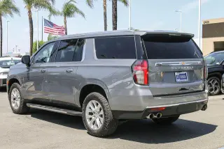 Chevrolet Suburban 2022 4x4 Premier SUV de 4 puertas