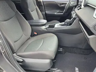 Toyota RAV4 2023 XLE 4dr SUV