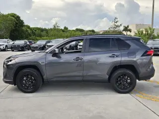 Toyota RAV4 2023 XLE 4dr SUV