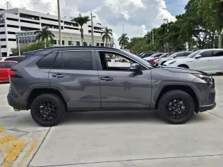 Toyota RAV4 2023 XLE 4dr SUV