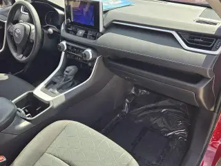 Toyota RAV4 2023 XLE 4dr SUV