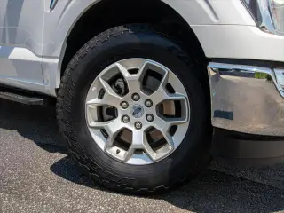 Ford F-150 2021 4x2 XLT 4dr SuperCab 8 ft. LB en español