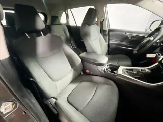 Toyota RAV4 2021 LE 4p SUV