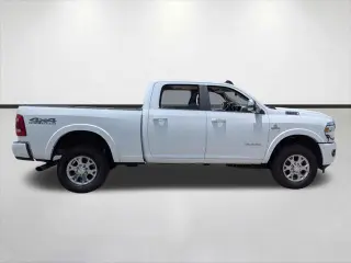 Ram 2500 2022 4x4 Laramie 4puertas Crew Cab 6.3 ft SB Pickup
