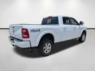 Ram 2500 2022 4x4 Laramie 4puertas Crew Cab 6.3 ft SB Pickup