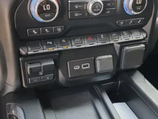 GMC Sierra 1500 2019 4x4 AT4 4dr Cabina de Tripulacion 5.8 ft. CB