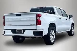 Chevrolet Silverado 1500 2025 4x4 Custom 4p. Cabina Tripla 5.8 ft. CB