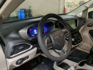 Chrysler Pacifica Híbrido enchufable 2023 Touring L 4dr Mini-Van