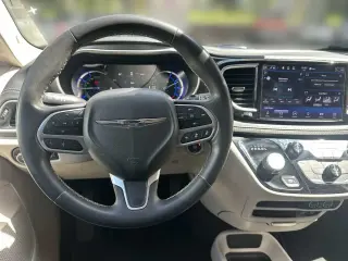 Chrysler Pacifica Hybrid 2022 Touring L 4dr Mini-Van