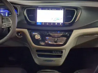 Chrysler Pacifica 2023 Touring L 4puertas Minivan
