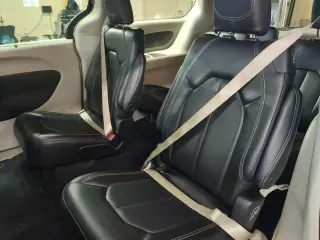 Chrysler Pacifica 2023 Touring L 4puertas Minivan