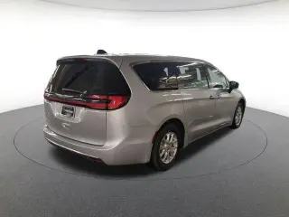 Chrysler Pacifica 2023 Touring L 4puertas Minivan