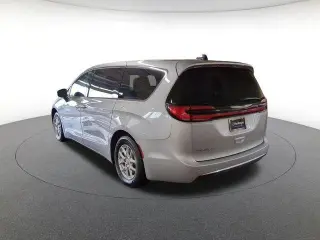 Chrysler Pacifica 2023 Touring L 4puertas Minivan