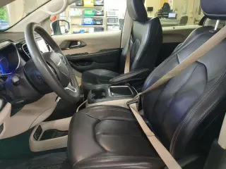 Chrysler Pacifica 2023 Touring L 4puertas Minivan