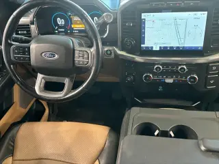Ford F-150 2022 4x4 Lariat 4dr SuperCrew 5.5 ft. SB