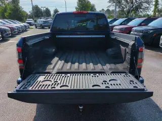 Nissan Frontier 2023 4x2 SV 4 puertas Crew Cab 6.1 ft. LB