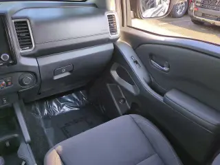 Nissan Frontier 2023 4x2 SV 4 puertas Crew Cab 6.1 ft. LB