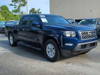 Nissan Frontier 2023 4x2 SV 4 puertas Crew Cab 6.1 ft. LB