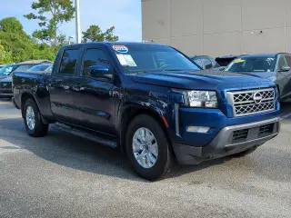 Nissan Frontier 2023 4x2 SV 4 puertas Crew Cab 6.1 ft. LB