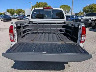 Nissan Frontier 2018 4x2 SV 4dr Crew Cab 5 ft. SB 5A