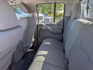 Nissan Frontier 2018 4x2 SV 4dr Crew Cab 5 ft. SB 5A