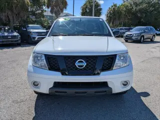 Nissan Frontier 2018 4x2 SV 4dr Crew Cab 5 ft. SB 5A