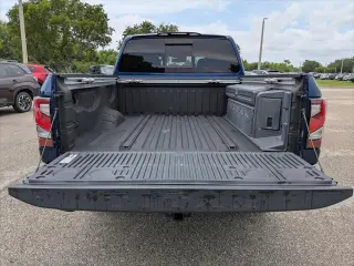Nissan Titan 2021 4x4 Platinum Reserve 4dr Crew Cab 5.6 ft. SB