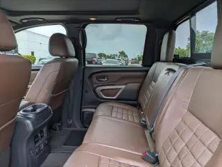 Nissan Titan 2021 4x4 Platinum Reserve 4dr Crew Cab 5.6 ft. SB