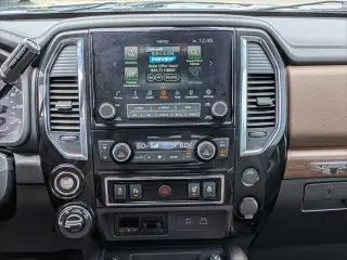 Nissan Titan 2021 4x4 Platinum Reserve 4dr Crew Cab 5.6 ft. SB