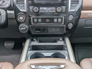 Nissan Titan 2021 4x4 Platinum Reserve 4dr Crew Cab 5.6 ft. SB