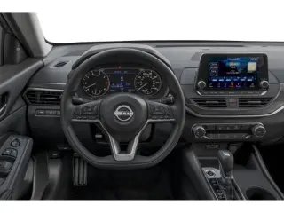 Nissan Altima 2025 2.5 SV 4dr Sedán