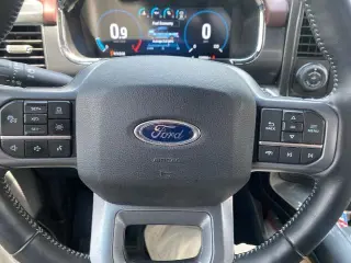 Ford F-150 2023 4x4 Platinum 4dr SuperCrew con cabina de 5.5 m. SB