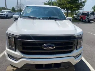 Ford F-150 2023 4x4 Platinum 4dr SuperCrew con cabina de 5.5 m. SB
