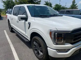 Ford F-150 2023 4x4 Platinum 4dr SuperCrew con cabina de 5.5 m. SB