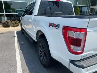 Ford F-150 2023 4x4 Platinum 4dr SuperCrew con cabina de 5.5 m. SB