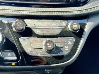 Chrysler Pacifica 2026 Select, monovolumen de 4 puertas