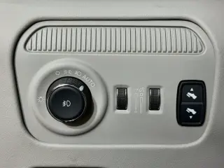 Jeep Grand Wagoneer L 2023 4x4 Serie II 4p SUV
