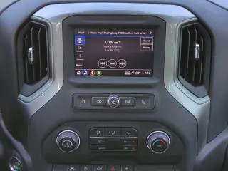 Chevrolet Silverado 1500 2024 4x4 Custom 4p Doble Cab 6.6 ft. SB
