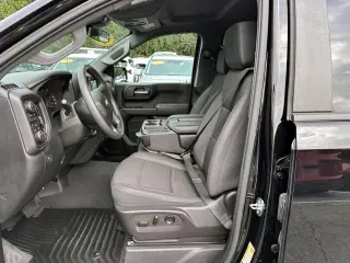 Chevrolet Silverado 1500 2023 4x4 Custom 4dr Crew Cab 5.8 ft. SB