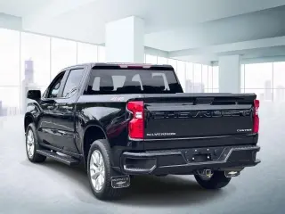 Chevrolet Silverado 1500 2023 4x4 Custom 4dr Crew Cab 5.8 ft. SB