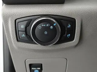 Ford F-150 2018 4x4 XLT 4p SuperCrew 5.5 ft. SB