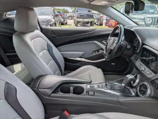 Chevrolet Camaro 2022 LT 2dr Coupe con 2LT