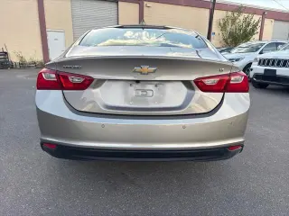 Chevrolet Malibu 2024 LT Sedán de 4 puertas con 1LT